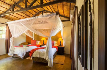 Umkumbe Safari Lodge room